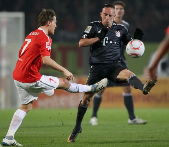 色的中国球, 平民外援放, 背景下